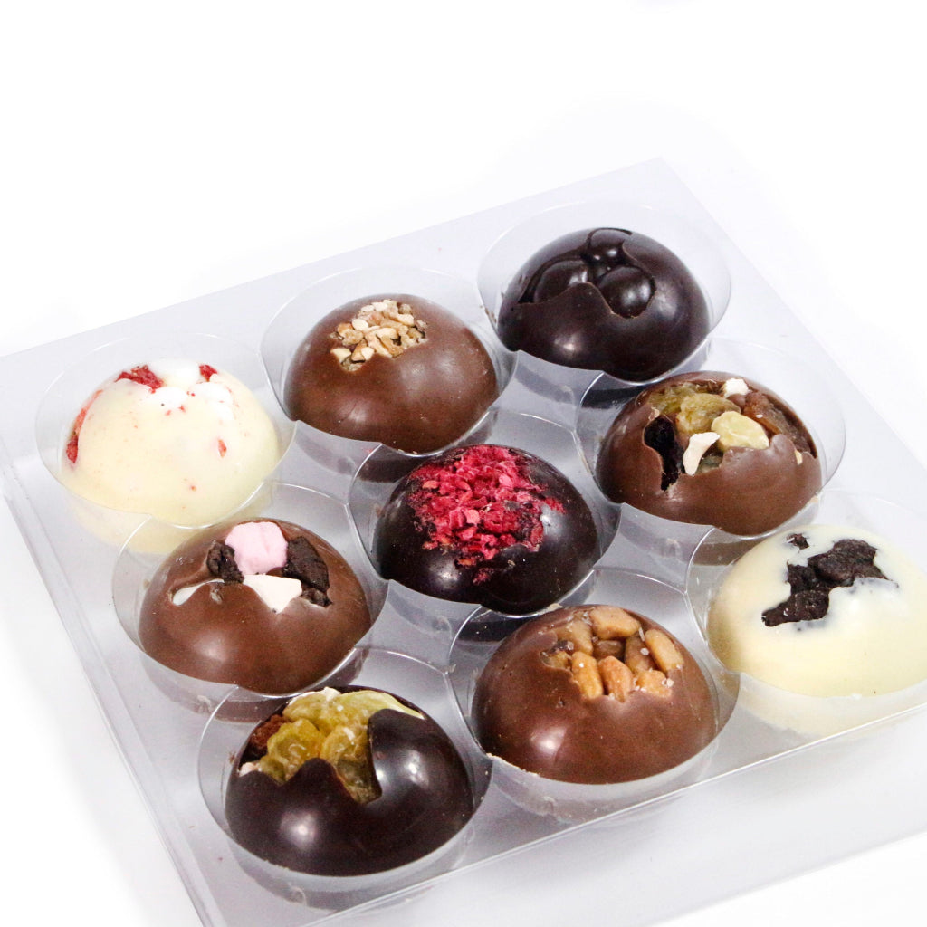 9 Luxury Solid Chocolate Domes Gift Box (160g)